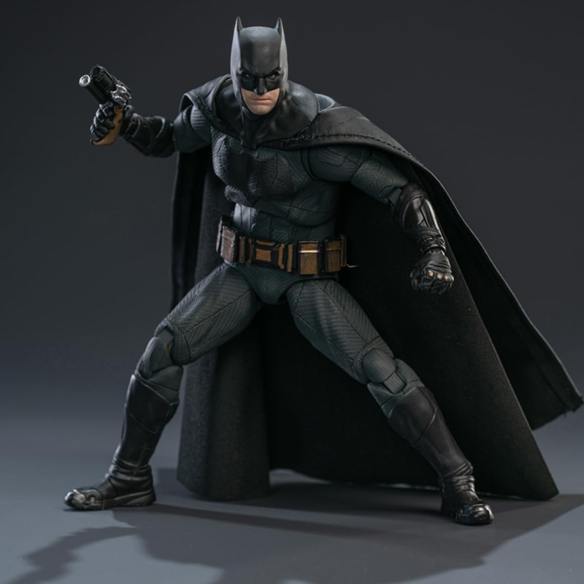 Fondjoy: DC - Batman: Justice League Light Armor Deluxe Version 1:9 Scale Action Figure