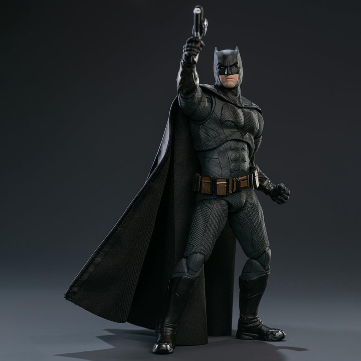 Fondjoy: DC - Batman: Justice League Light Armor Deluxe Version 1:9 Scale Action Figure