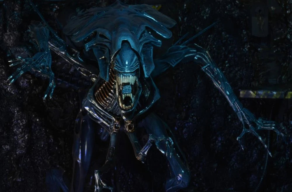 NECA Aliens - Xenomorph Queen Deluxe Action Figure