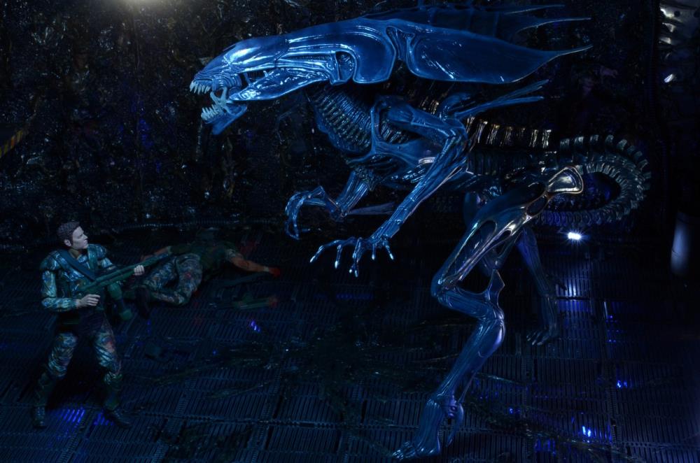 NECA Aliens - Xenomorph Queen Deluxe Action Figure
