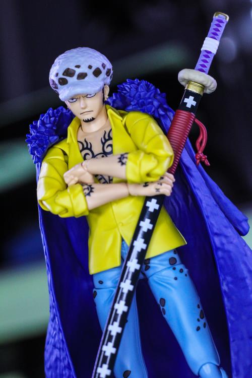 Bandai S.H.Figuarts: One Piece – Trafalgar Law (The Raid on Onigashima) Action Figure
