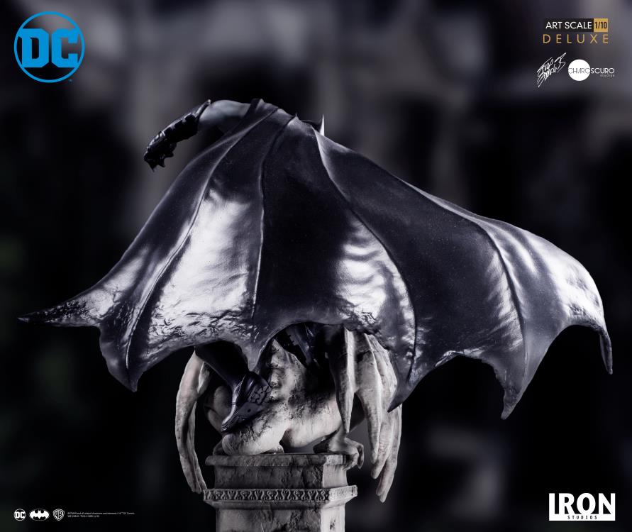 Iron Studios DC Comics Batman 1/10 Deluxe Art Scale Limited Edition Statue