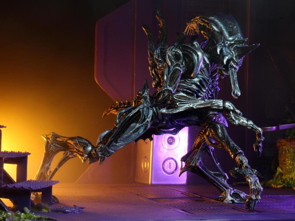 NECA Aliens: Ultimate Rhino Alien (Ver. 2) Action Figure