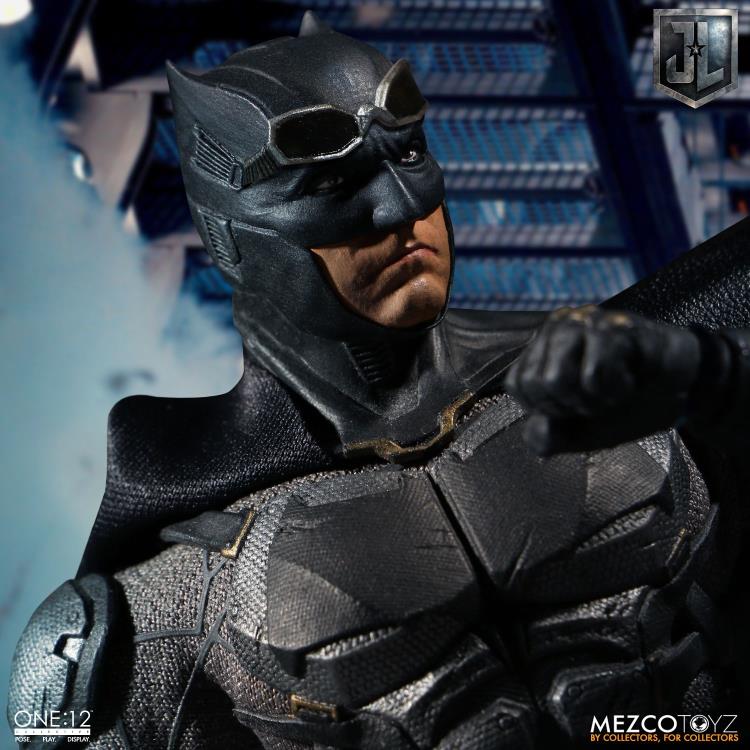 Mezco One:12 Collective Justice League Batman (Tactical Suit)