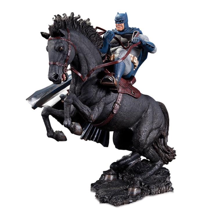 DC Collectibles The Dark Knight Returns: Call to Arms Limited Edition Mini Battle Statue