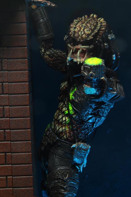 NECA Predator 2: Ultimate Battle-Damaged City Hunter Action Figure