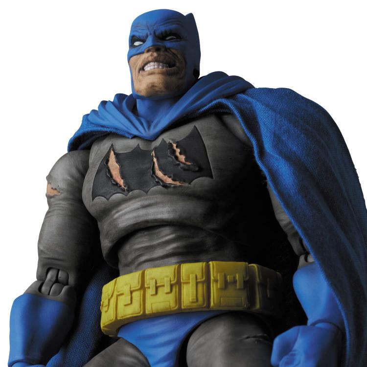 MAFEX Batman: The Dark Knight Returns Triumphant No.119 Batman