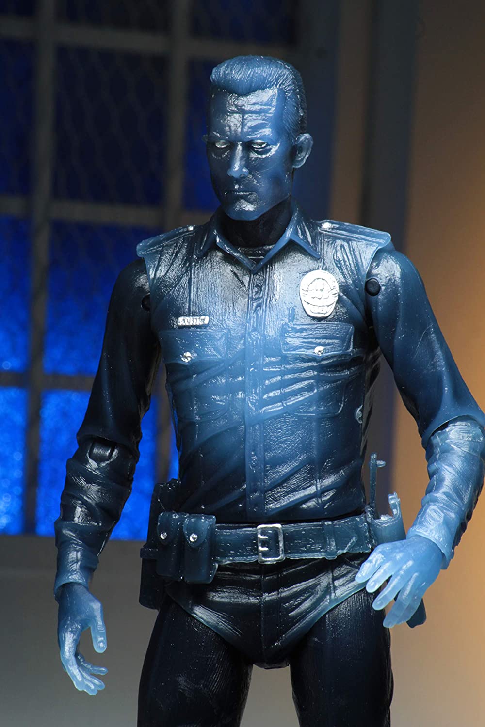 NECA - Terminator 2 - 7" Scale Action Figure - Kenner Tribute - White Hot T-1000