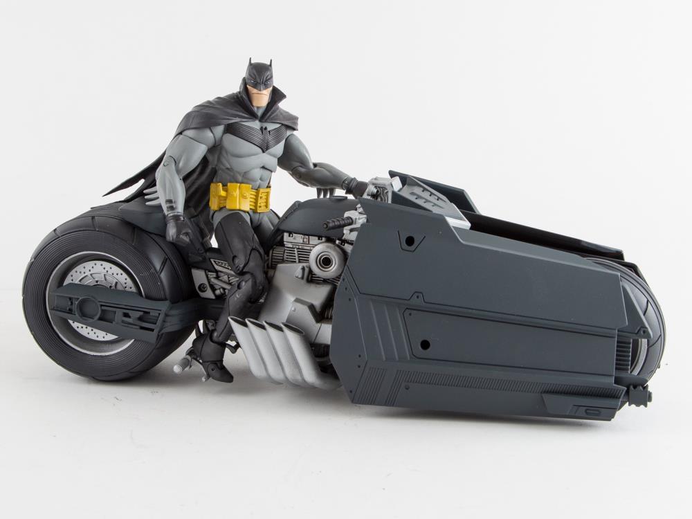 McFarlane Toys DC Multiverse Batman: Curse of the White Knight Batcycle
