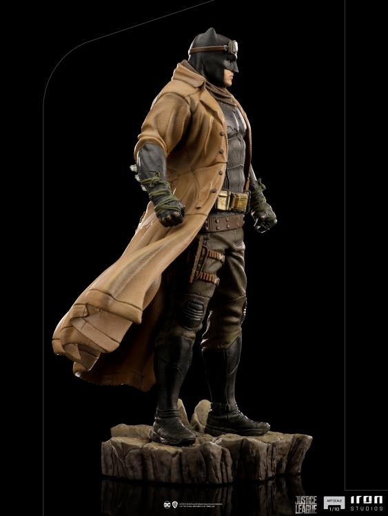 Iron Studios Zack Snyder's Justice League - Knightmare Batman 1/10 Art Scale Limited Edition Statue