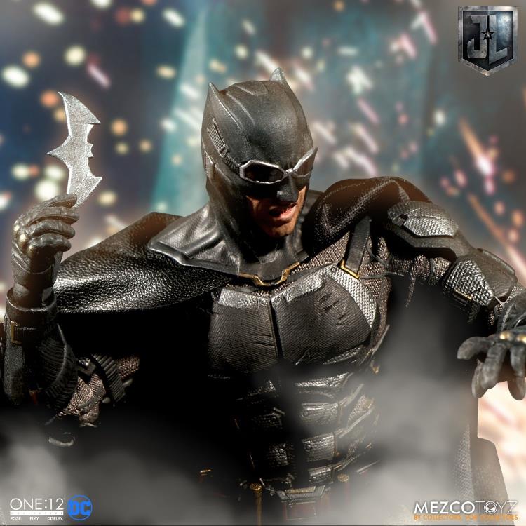 Mezco One:12 Collective Justice League Batman (Tactical Suit)