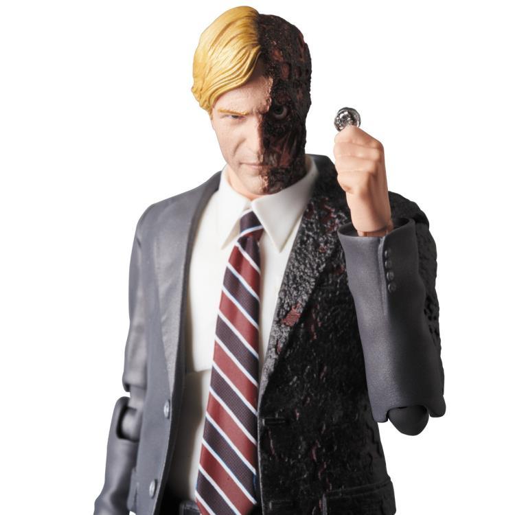 The Dark Knight MAFEX No.054 Harvey Dent - Nerd Arena