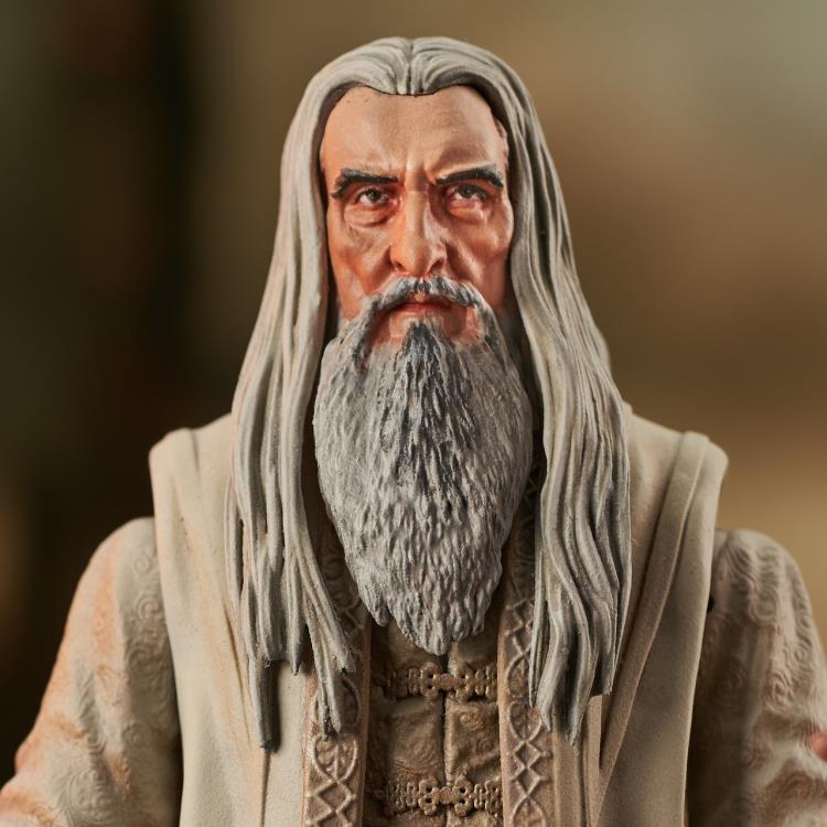 Diamond Select The Lord of the Rings: Saruman Deluxe Action Figure
