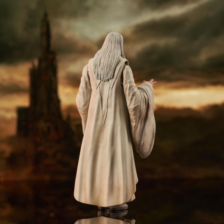 Diamond Select The Lord of the Rings: Saruman Deluxe Action Figure