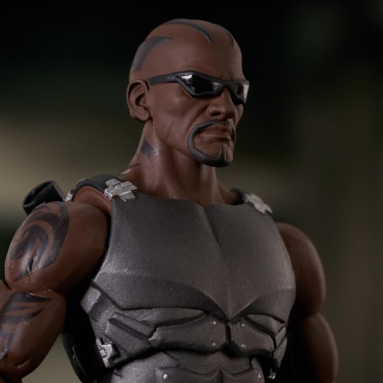 Diamond Select: Marvel Select - Blade Deluxe Action Figure