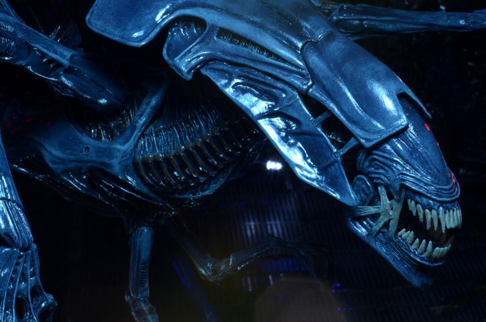 NECA Aliens - Xenomorph Queen Deluxe Action Figure
