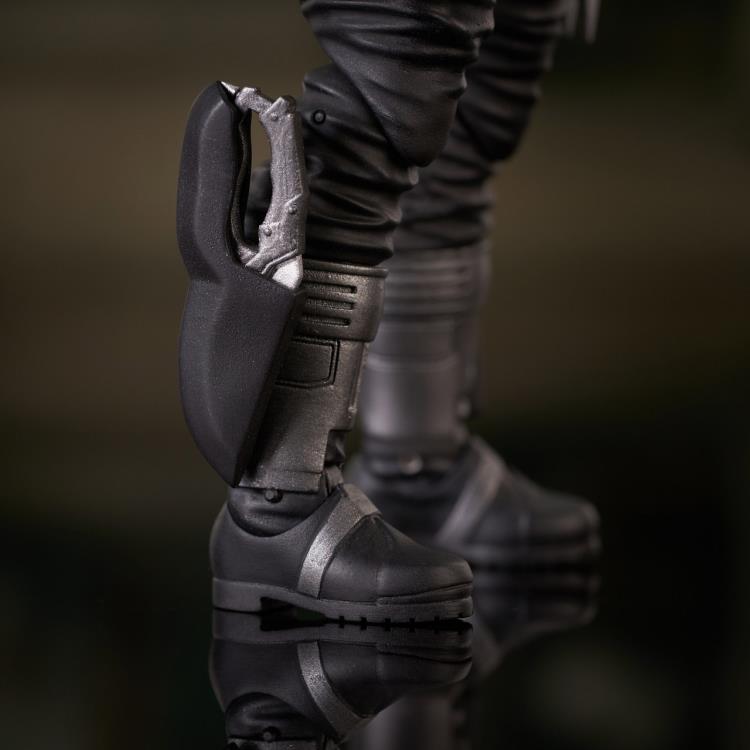Diamond Select: Marvel Select - Blade Deluxe Action Figure