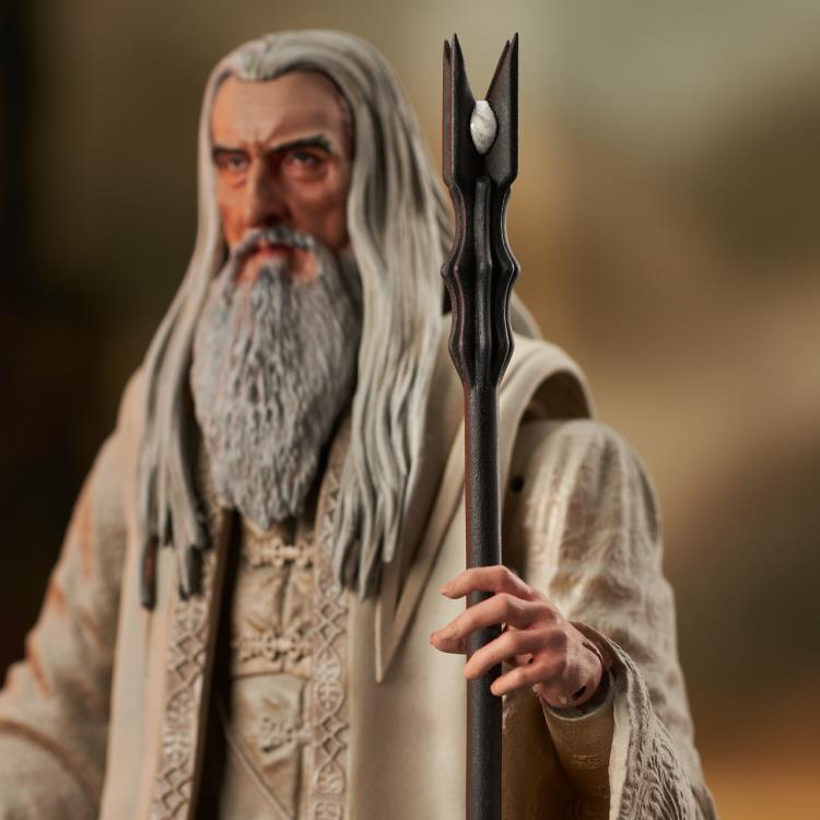 Diamond Select The Lord of the Rings: Saruman Deluxe Action Figure