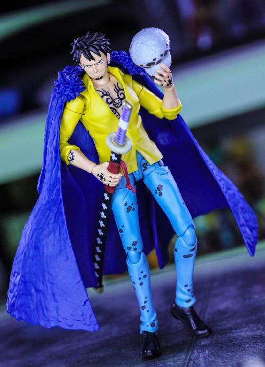Bandai S.H.Figuarts: One Piece – Trafalgar Law (The Raid on Onigashima) Action Figure