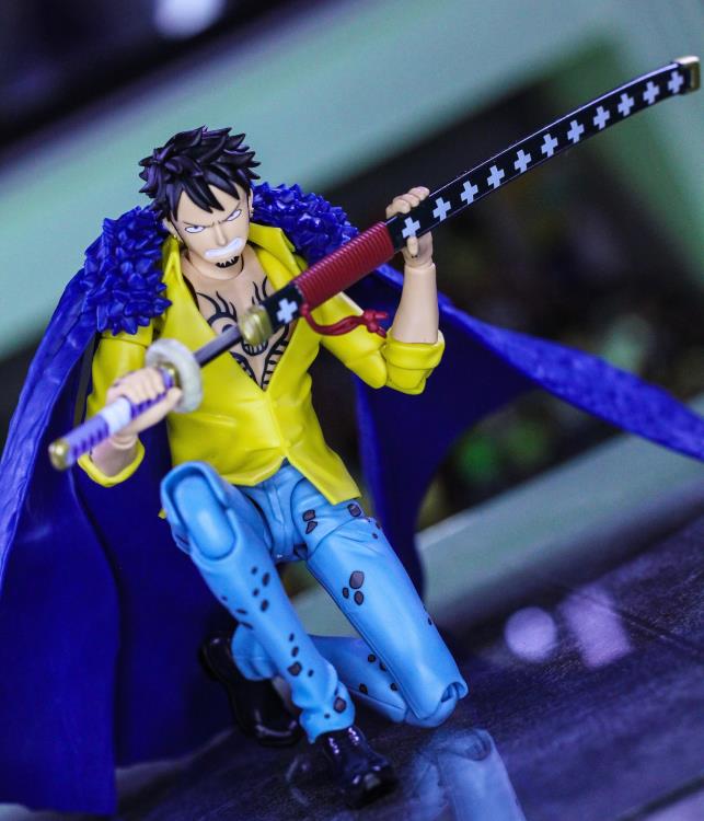 Bandai S.H.Figuarts: One Piece – Trafalgar Law (The Raid on Onigashima) Action Figure