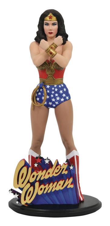 Diamond Select DC Gallery Wonder Woman - Lynda Carter Statue