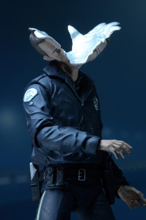 Neca - Terminator Genisys T-1000 Police Disguise | Meses sin interés Neca - Terminator Genisys T-1000 Police Disguise | Meses sin interés