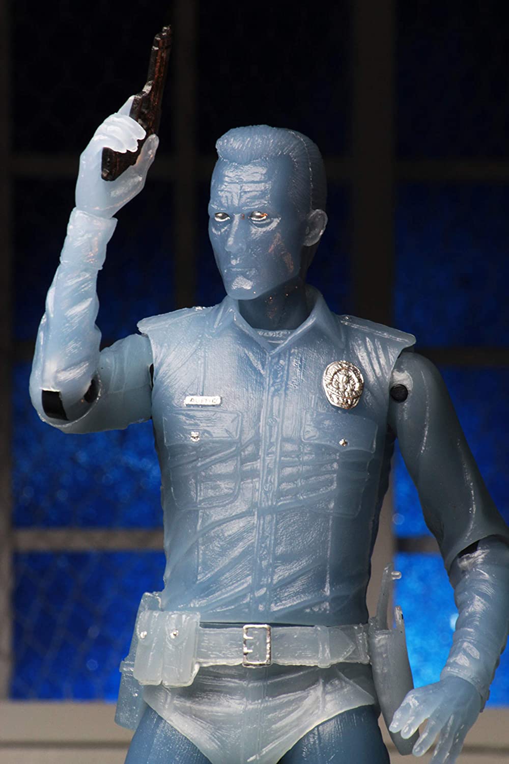 NECA - Terminator 2 - 7" Scale Action Figure - Kenner Tribute - White Hot T-1000