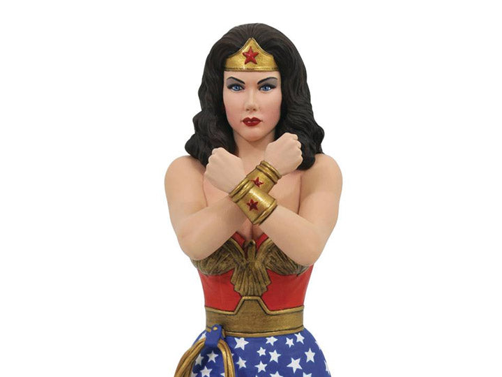 Diamond Select DC Gallery Wonder Woman - Lynda Carter Statue