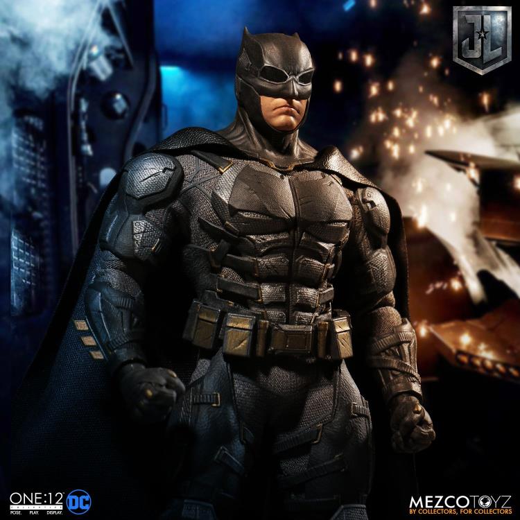 Mezco One:12 Collective Justice League  Batman (Tactical Suit)