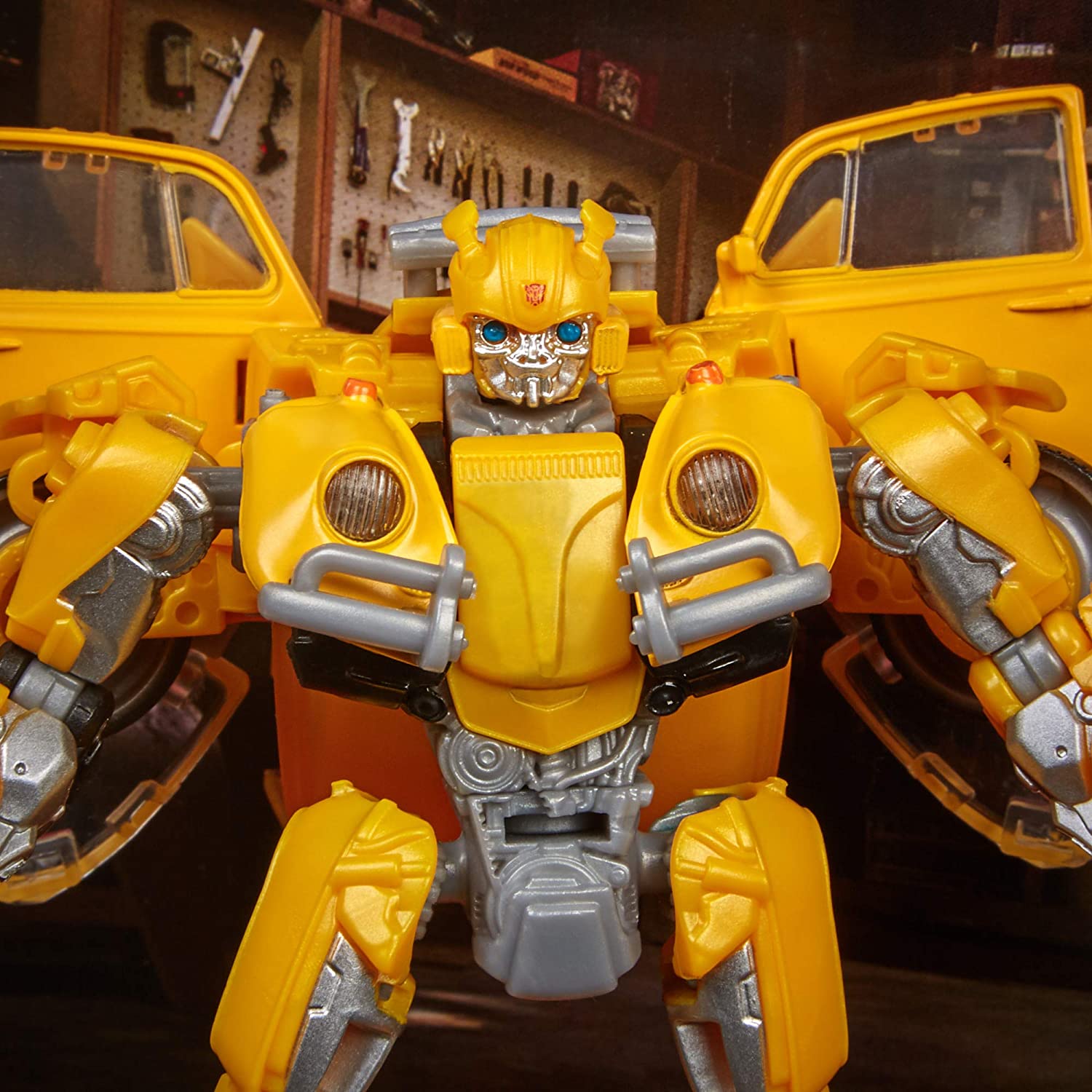 Hasbro Transformers: Studio Series 18 - Deluxe Bumblebee