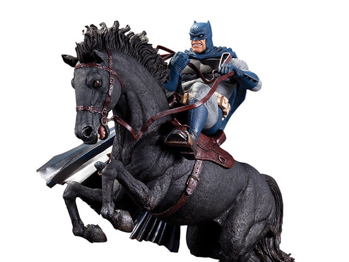 DC Collectibles The Dark Knight Returns: Call to Arms Limited Edition Mini Battle Statue