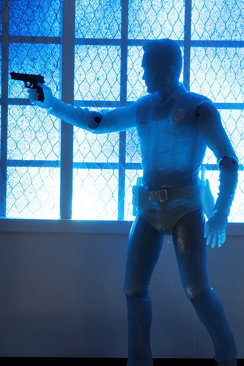 NECA - Terminator 2 - 7" Scale Action Figure - Kenner Tribute - White Hot T-1000
