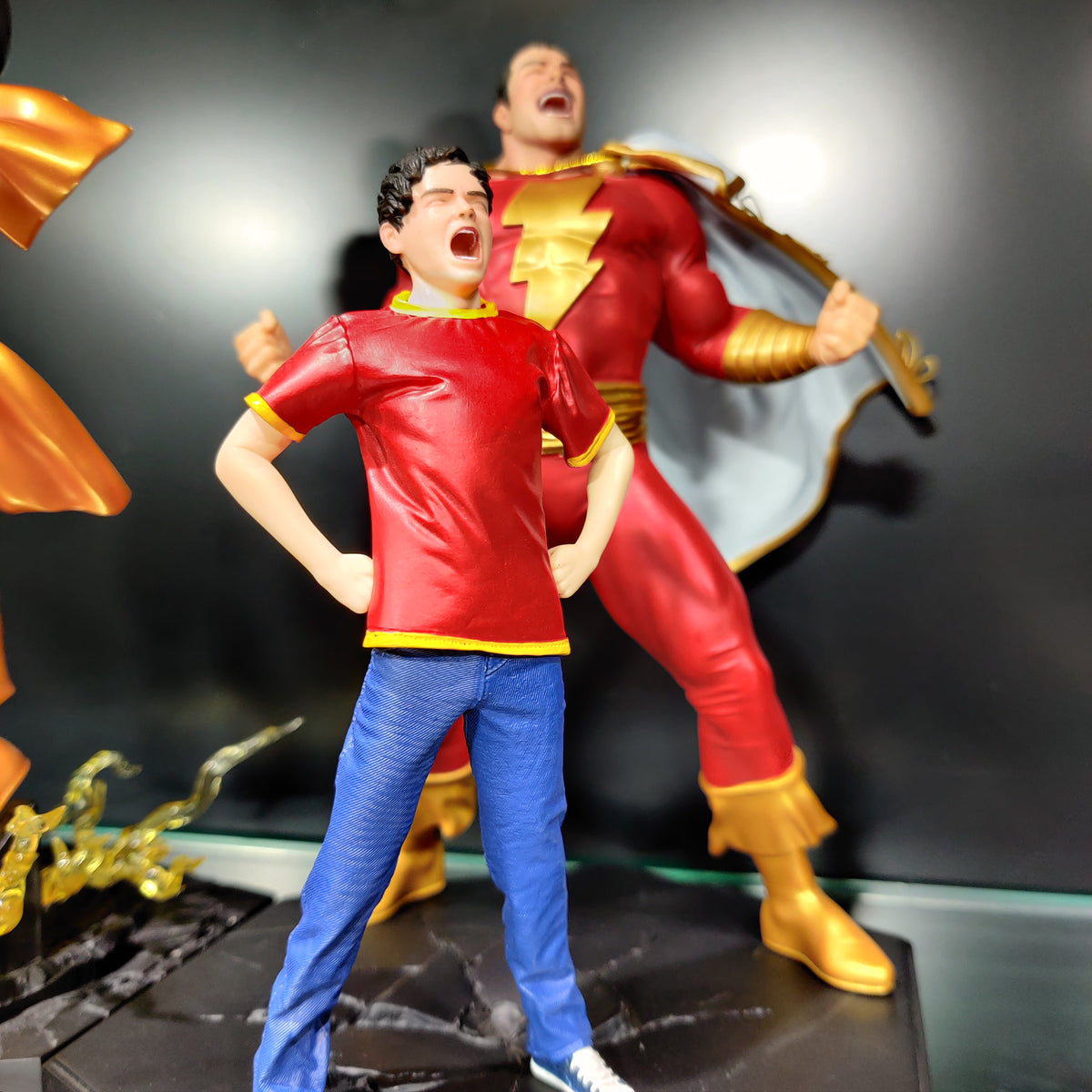Iron Studios DC Comics Shazam 1/10 Art Scale Statue