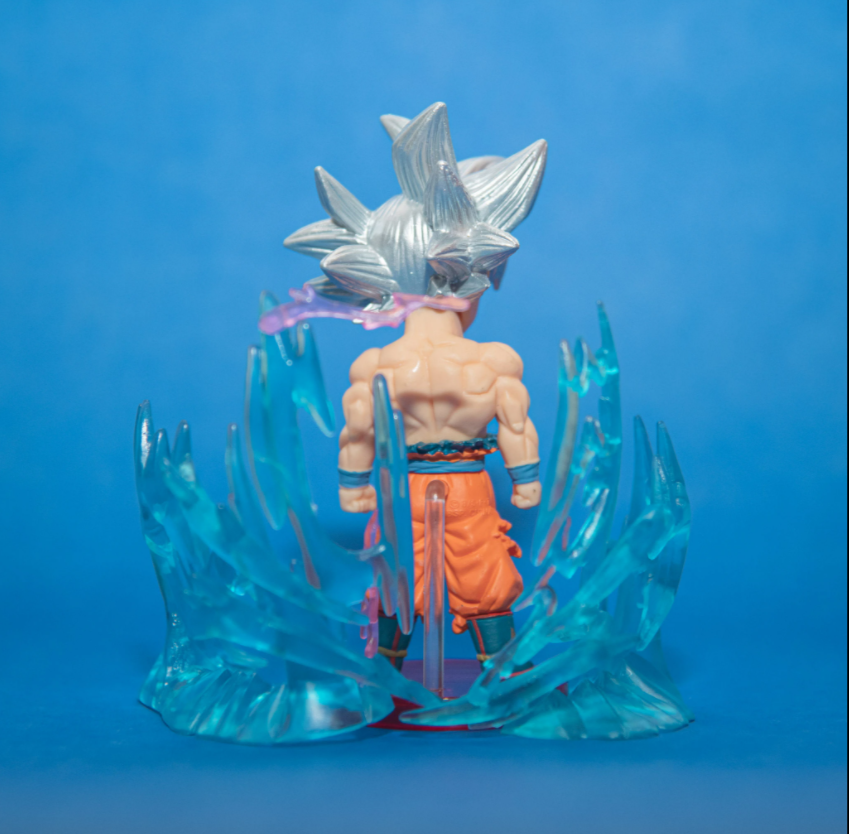 Banpestro Dragon Ball Super World Collectible Figure - Ultra Instinct Son Goku with effects