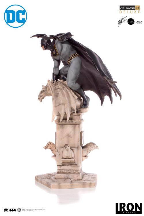 Iron Studios DC Comics Batman 1/10 Deluxe Art Scale Limited Edition Statue
