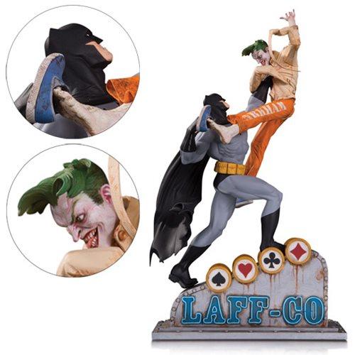 Batman vs Joker Laff-Co Battle Resin Statue - Nerd Arena