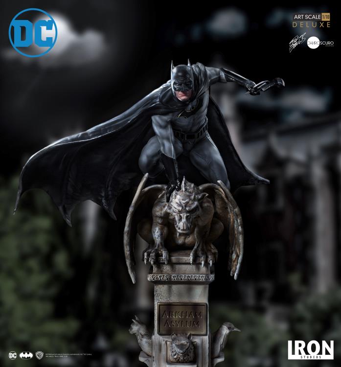 Iron Studios DC Comics Batman 1/10 Deluxe Art Scale Limited Edition Statue