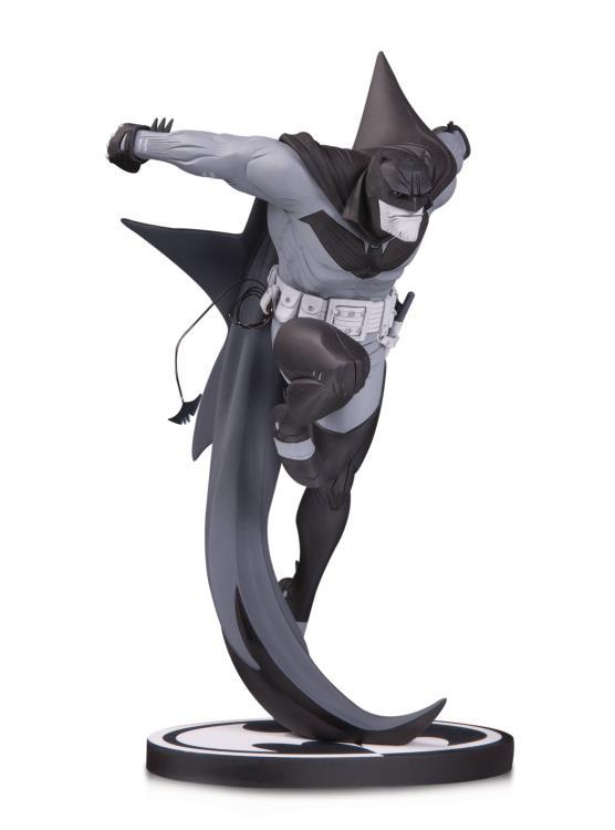 DC Collectibles Batman Black and White Statue by Sean Murphy - White K