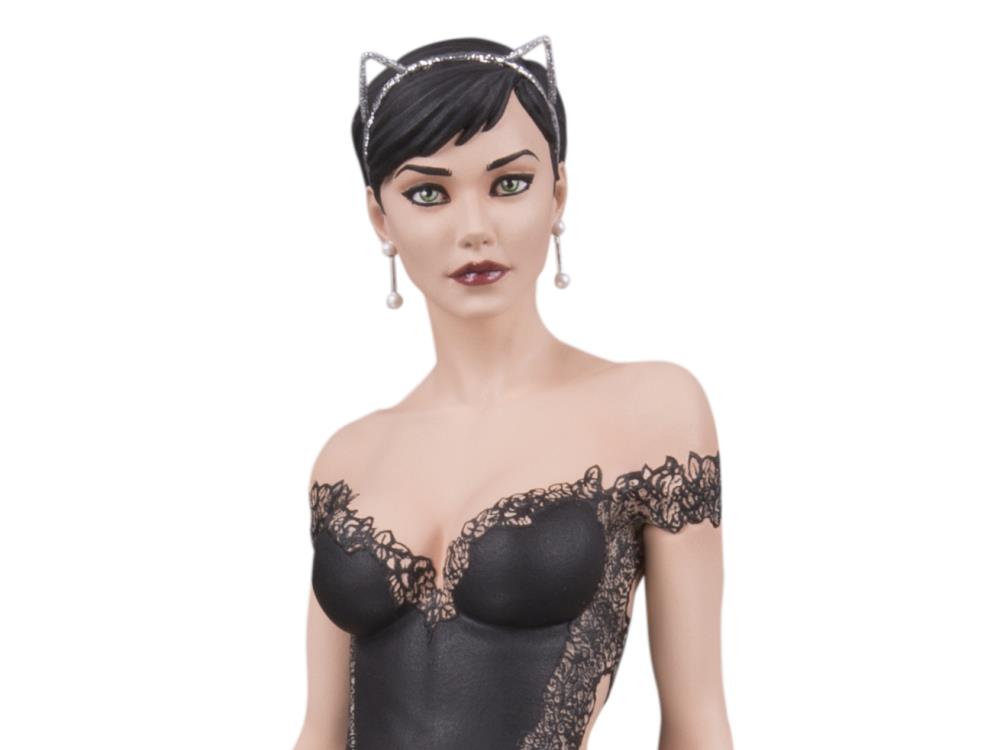 DC Direct Cover Girls of the DC Universe: Catwoman Limited Edition Statue by Joelle Jones