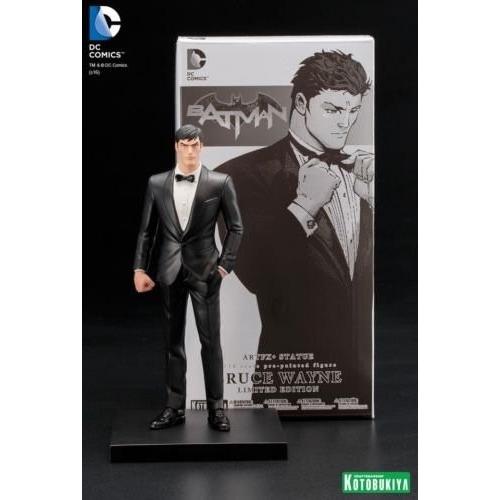 KOTOBUKIYA Limited Edition Dc Comics Bruce Wayne ARTFX+ Statue SDCC 2016 - Nerd Arena