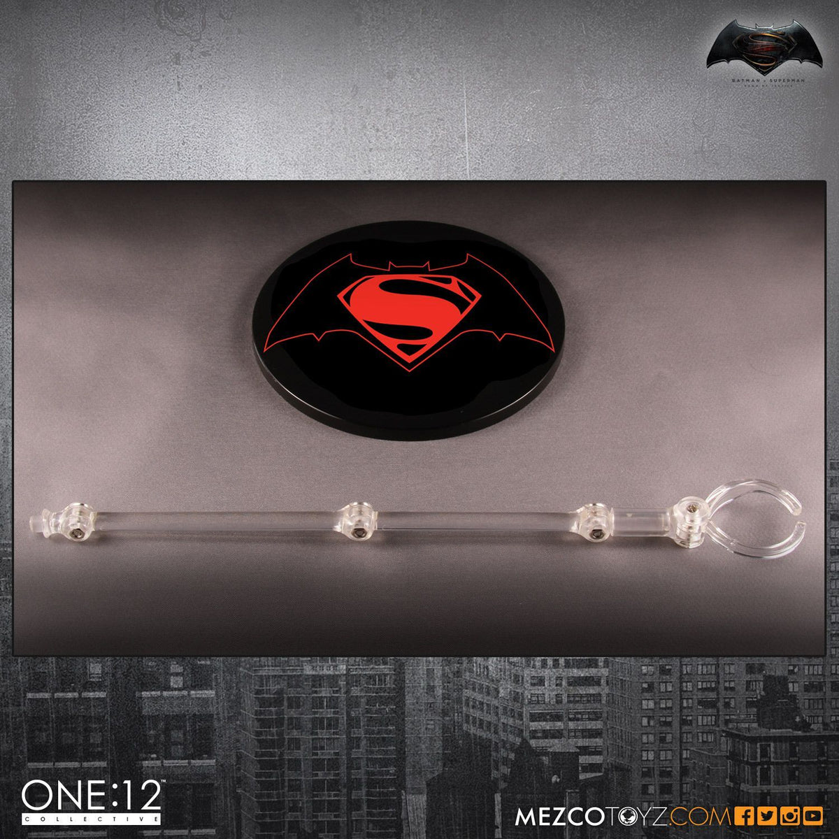 Mezco Batman v Superman: Dawn of Justice Superman One:12 Collective Action Figure - Nerd Arena