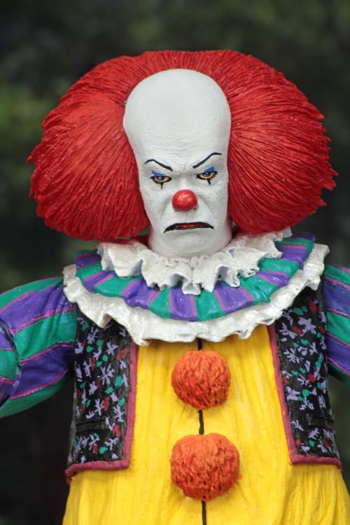 Neca It (1990) Ultimate Pennywise Figure - Nerd Arena
