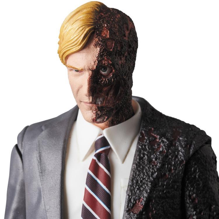 The Dark Knight MAFEX No.054 Harvey Dent - Nerd Arena